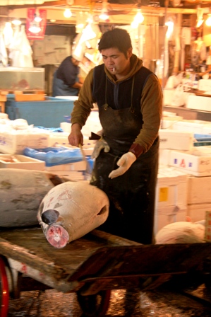 sm20051119 Tsukiji Fish Market 043.jpg